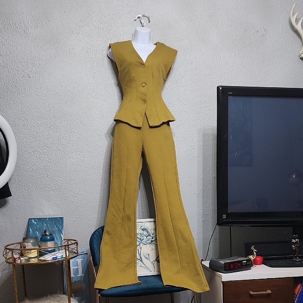 Zara Mustard Yellow Women's Pantsuit Vest & Pants A Greenish Mustard Sz. M